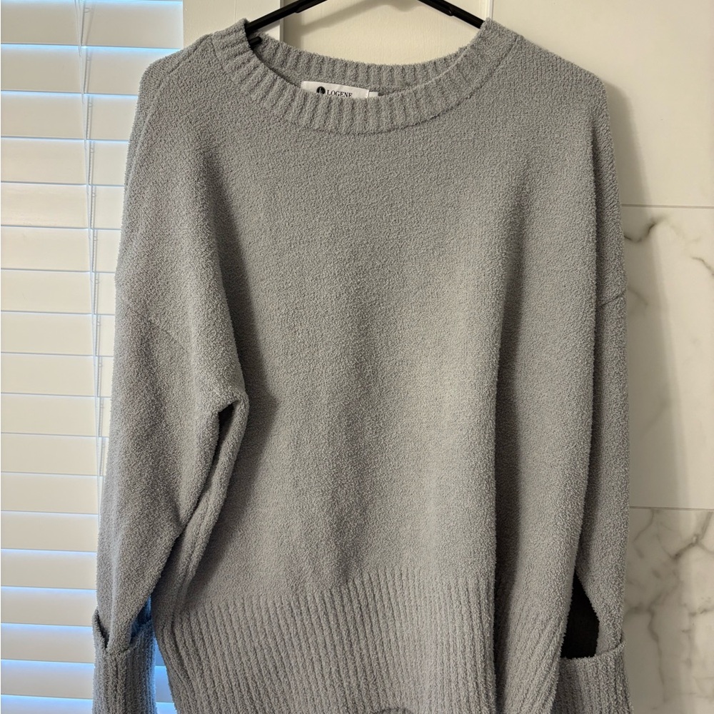 Amazon Light Gray Crewneck Sweater - Soft Knit Pullover
